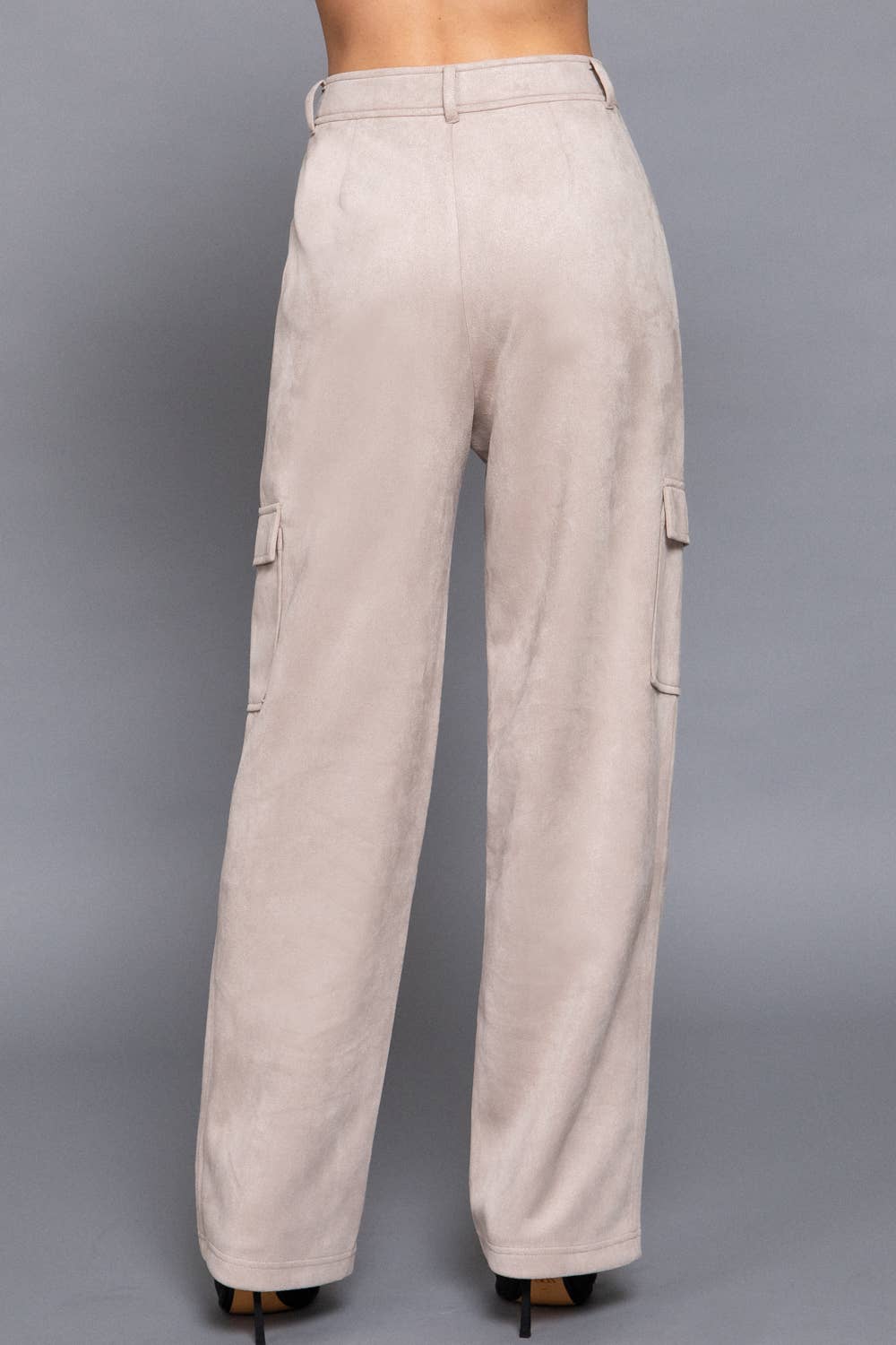 Active Basic | Active USA - High Waist Straight Line Suede Cargo Pants: TPE-pale taupe / S