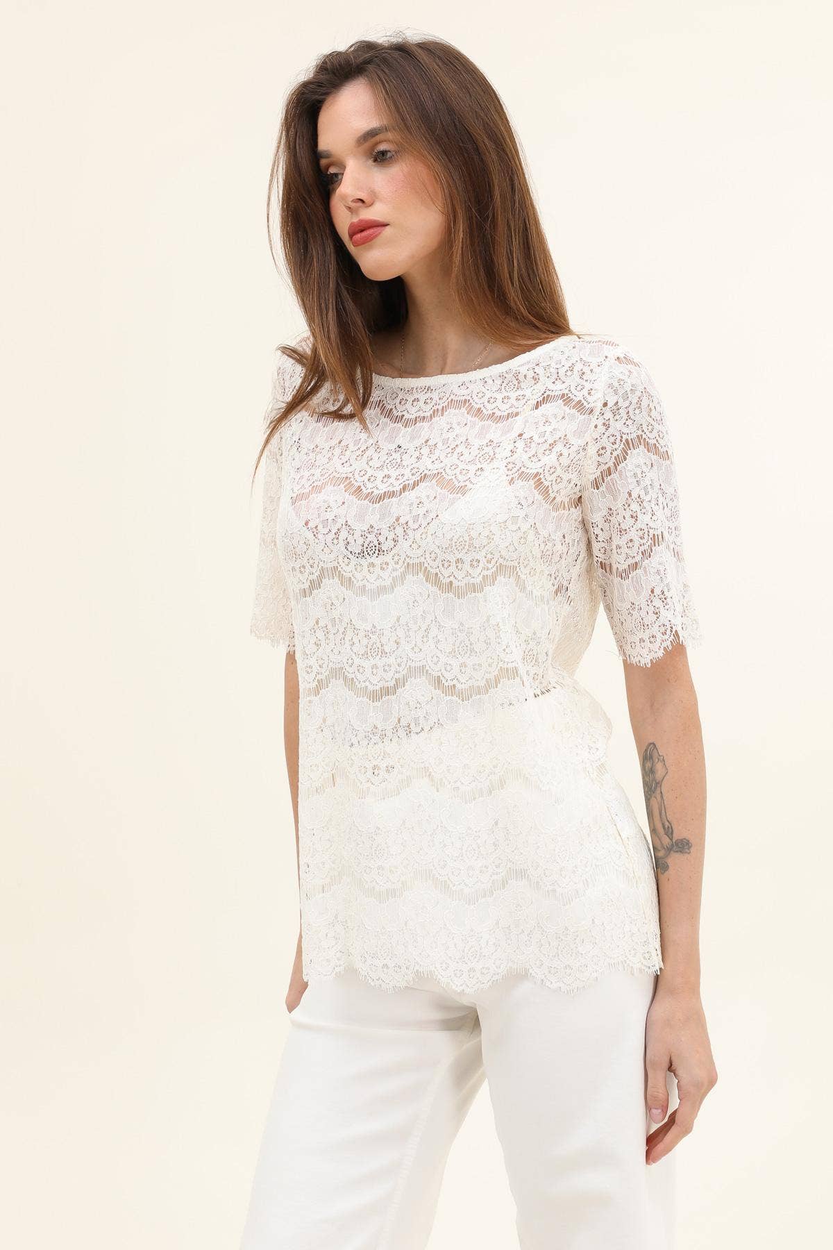 CHOKLATE PARIS - Lace top with short sleeves - 29696