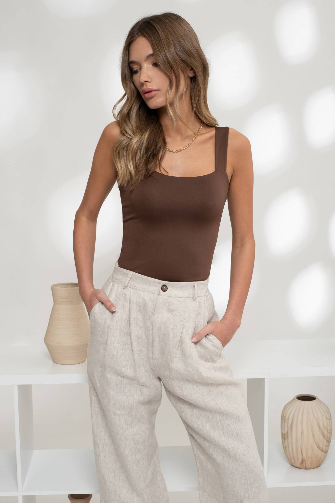 The Workshop Studio - REVERSIBLE SQUARE NECK SEAMLESS CAMI: BLACK