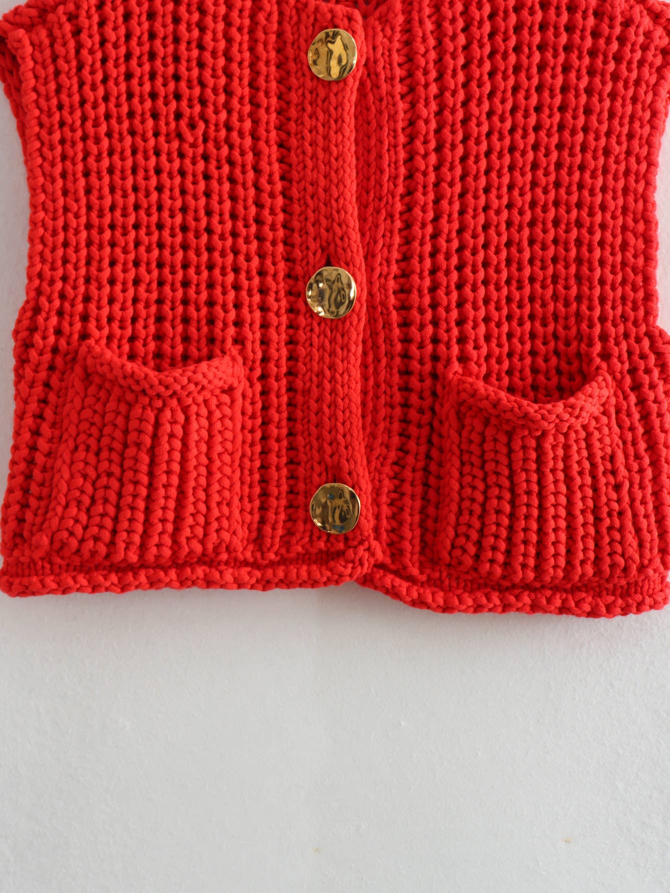 Rosa Clothing - Multicolor chunky needle knitted vest: Apricot / M