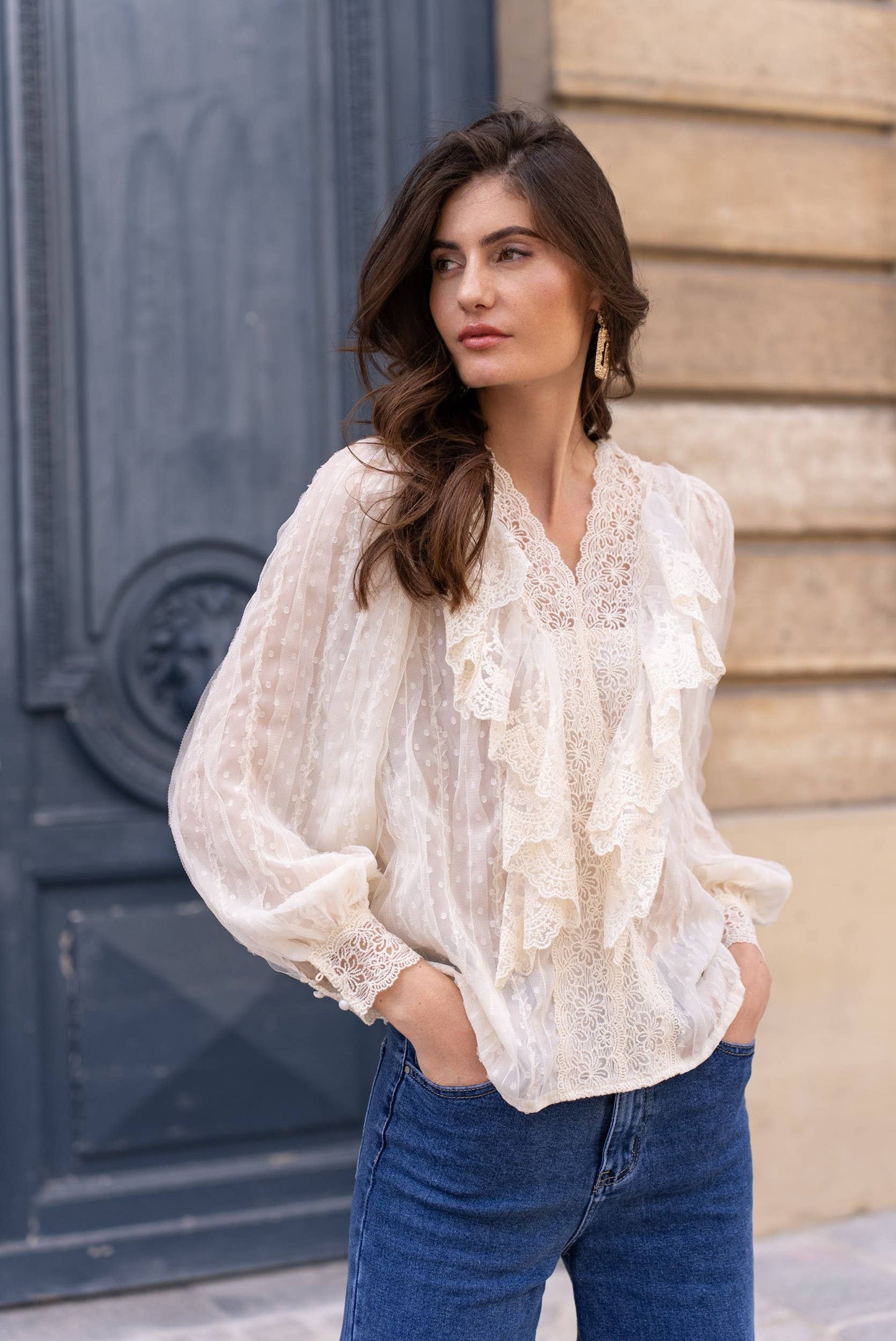 CHOKLATE PARIS - Jeanne lace blouse with ruffled collar - 81022