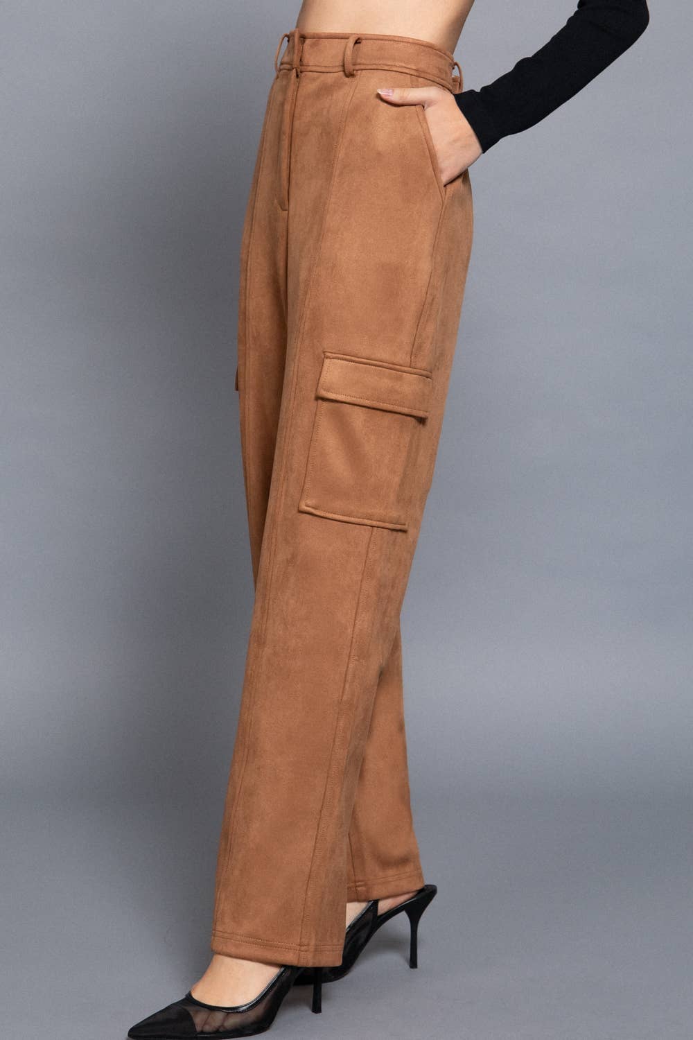 Active Basic | Active USA - High Waist Straight Line Suede Cargo Pants: TPE-pale taupe / S