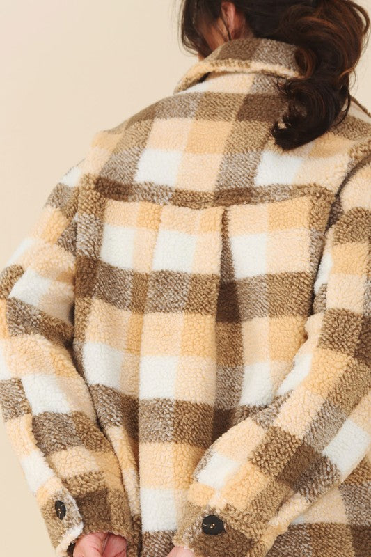 Plaid sherpa jacket with pockets