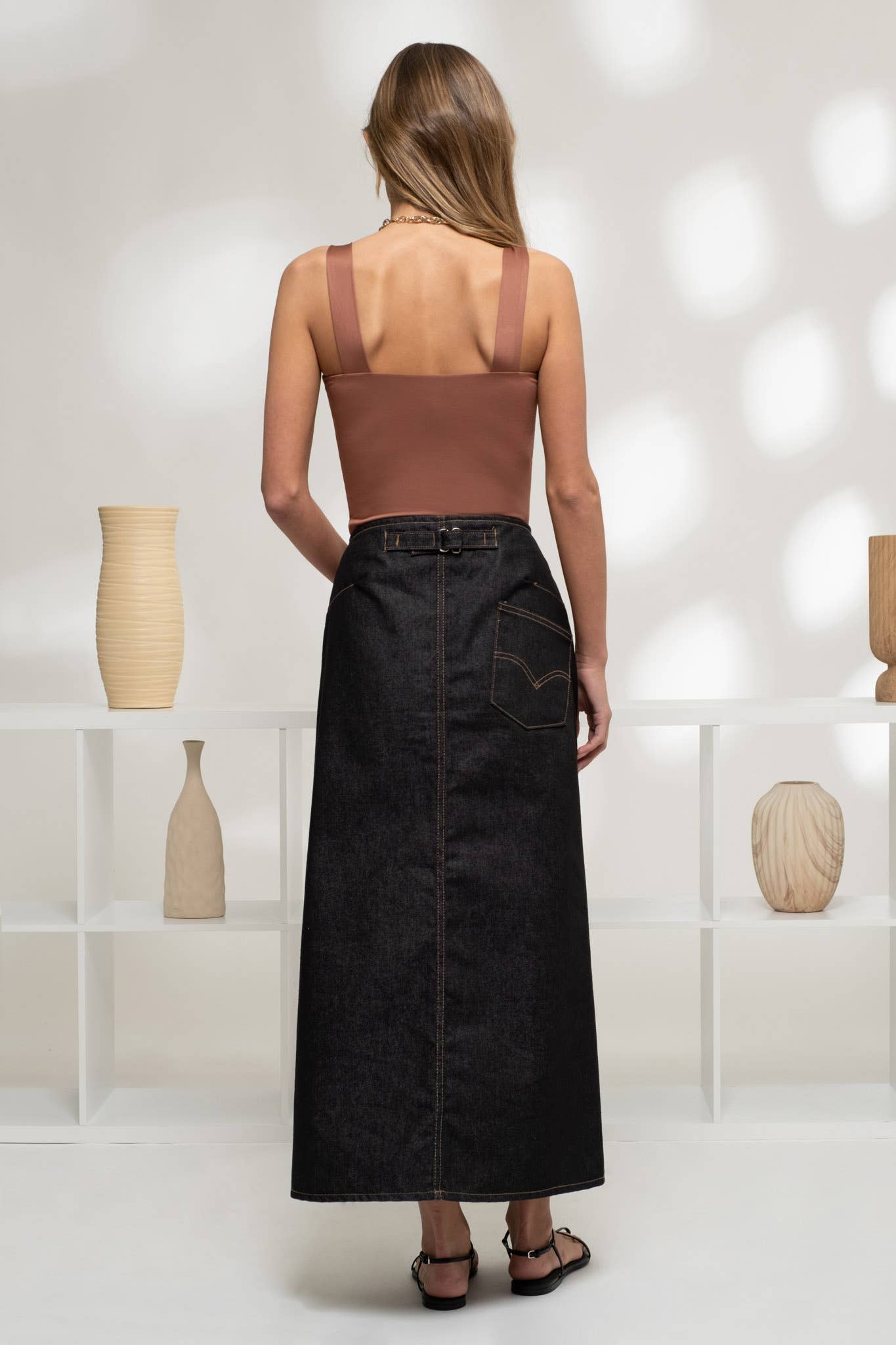 The Workshop Studio - REVERSIBLE SQUARE NECK SEAMLESS CAMI: BLACK